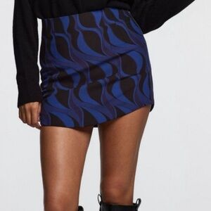 Zara Blue & Black Abstract Mini Skirt Size Small ✨